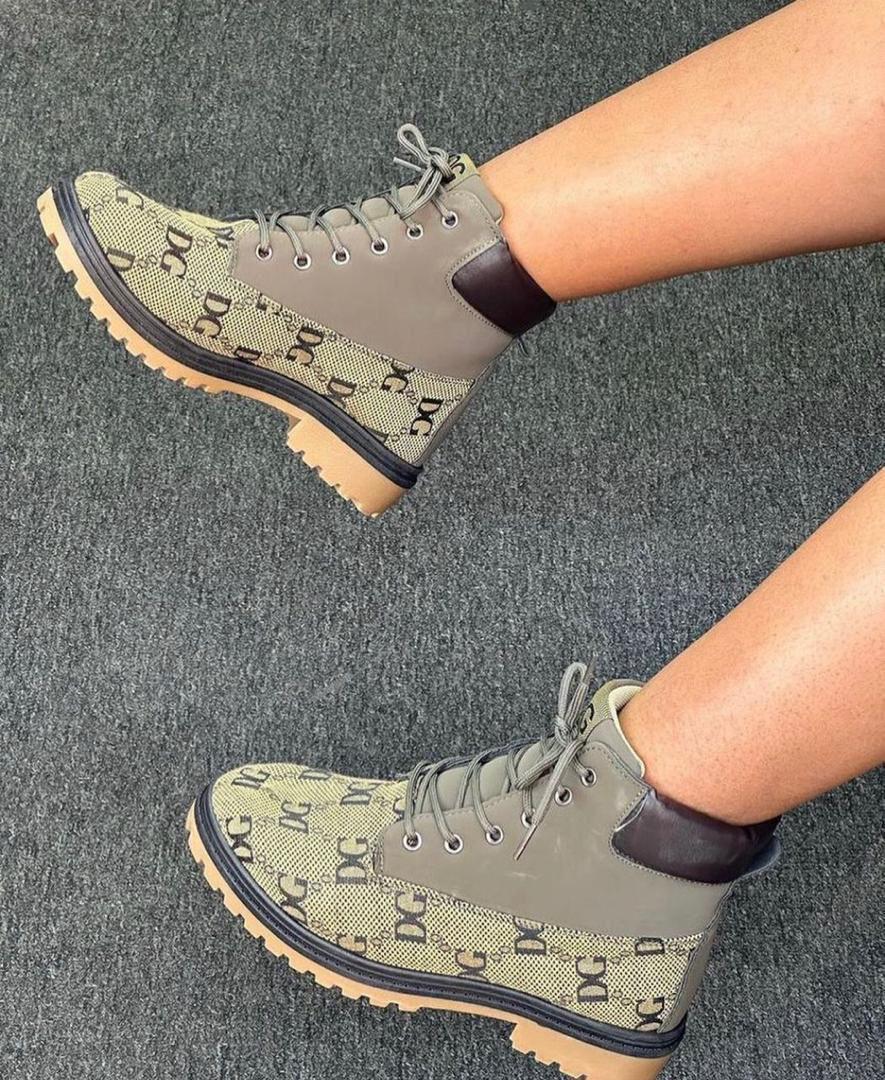Ladies boots