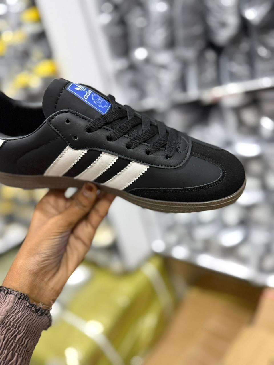 Ladies single sole samba