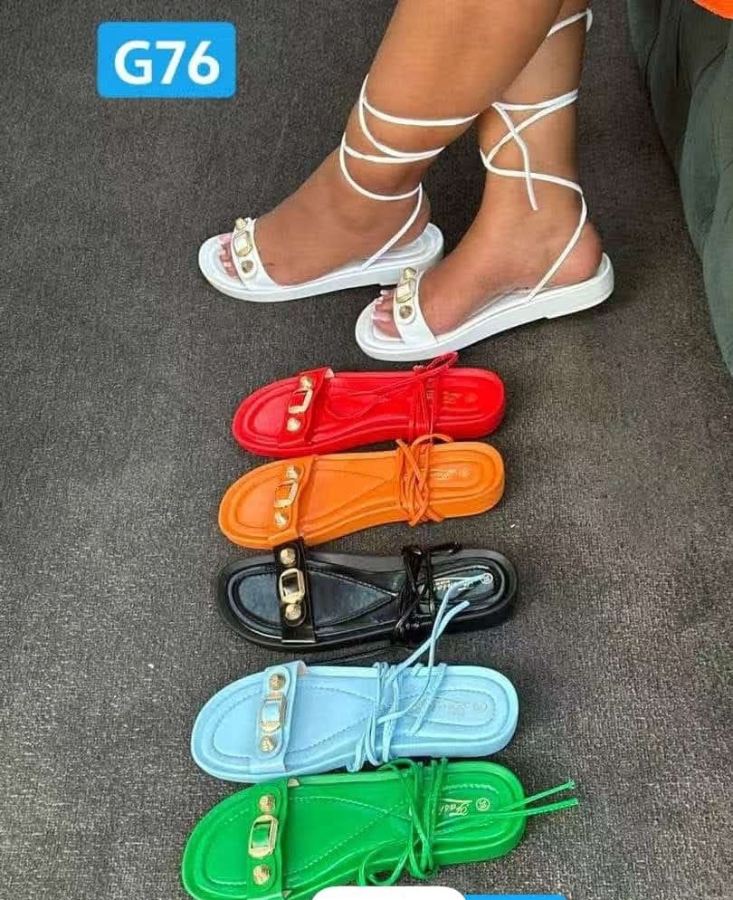 Ladies open with strands