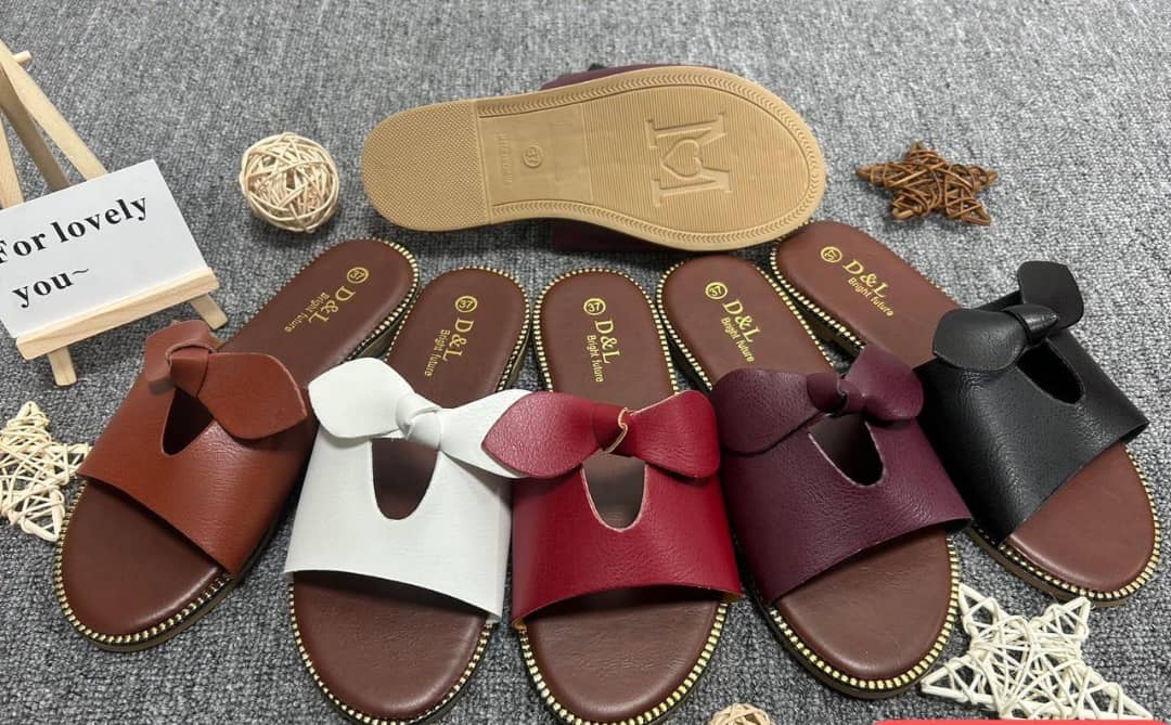 D&L sandals
